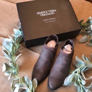 NWT Simply Vera Size 5.5 Brown Leather Booties